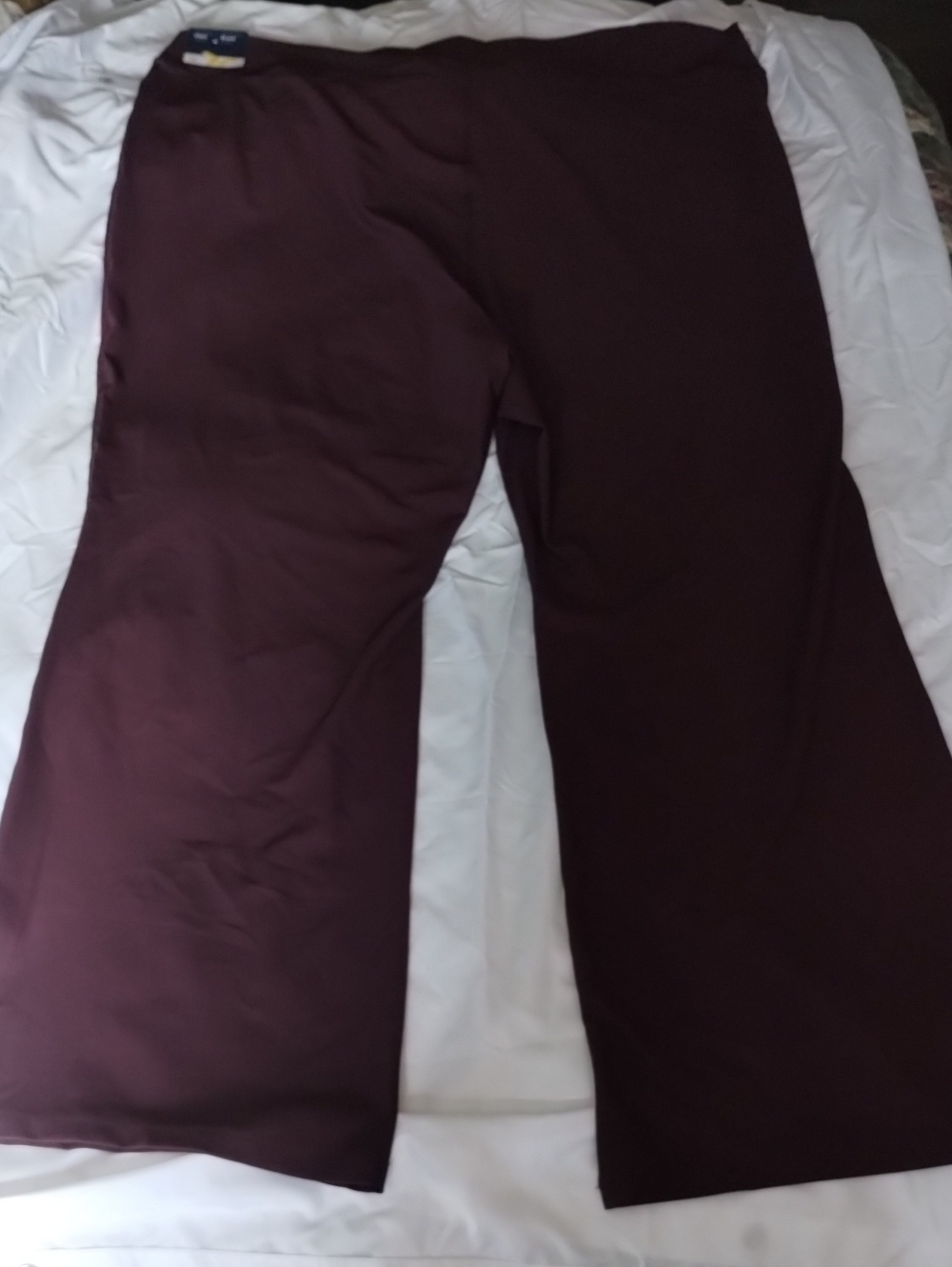 Old Navy Wide-Leg Flare, Extra High Rise Power soft Pants in Burgundy. 4x